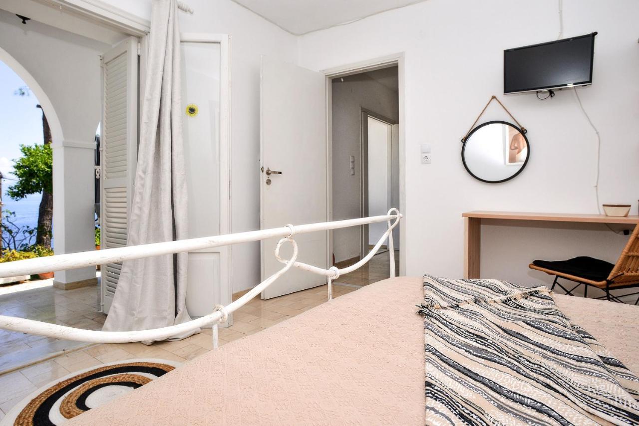 Paxosblue Suites & Villas Gaios Bagian luar foto