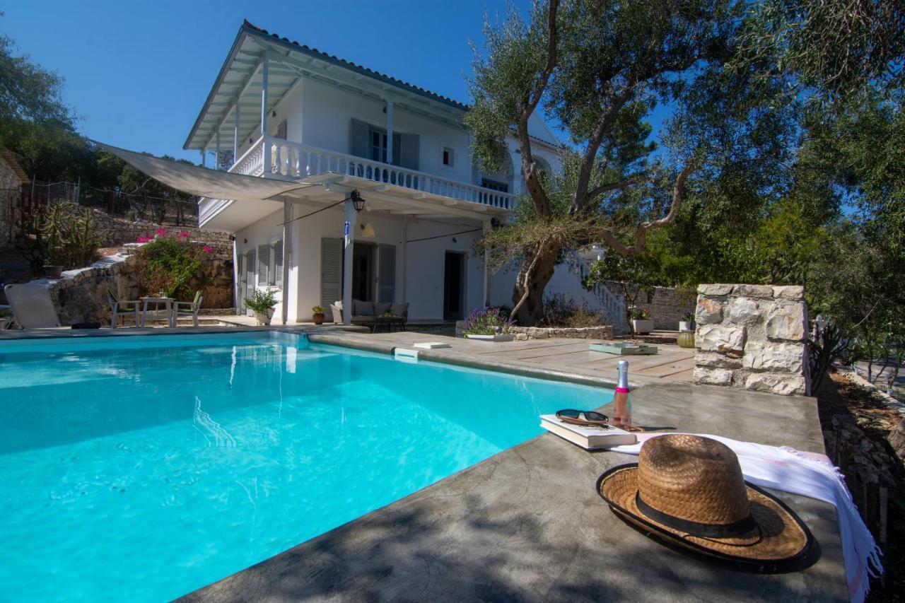 Paxosblue Suites & Villas Gaios Bagian luar foto
