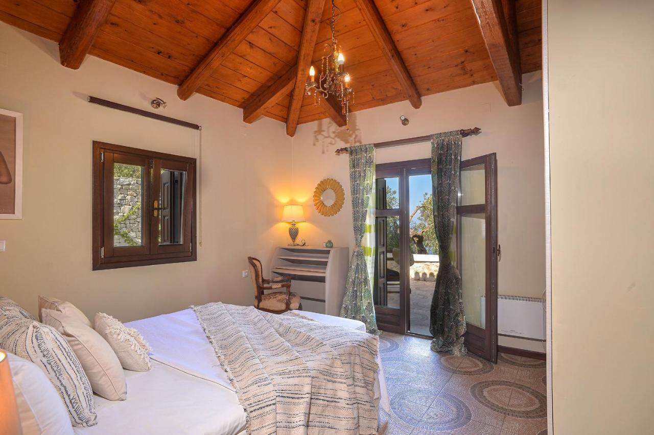 Paxosblue Suites & Villas Gaios Bagian luar foto