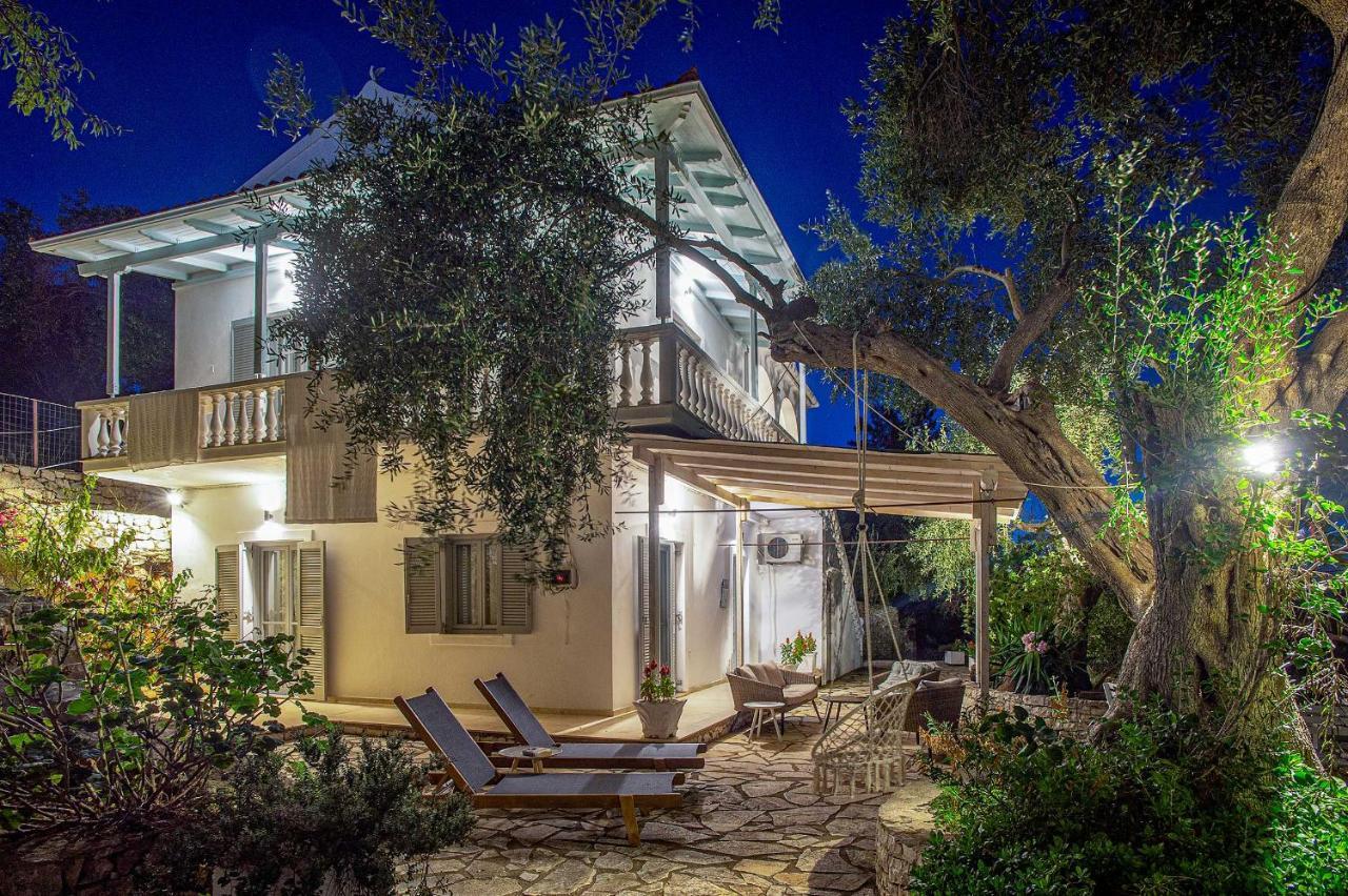 Paxosblue Suites & Villas Gaios Bagian luar foto