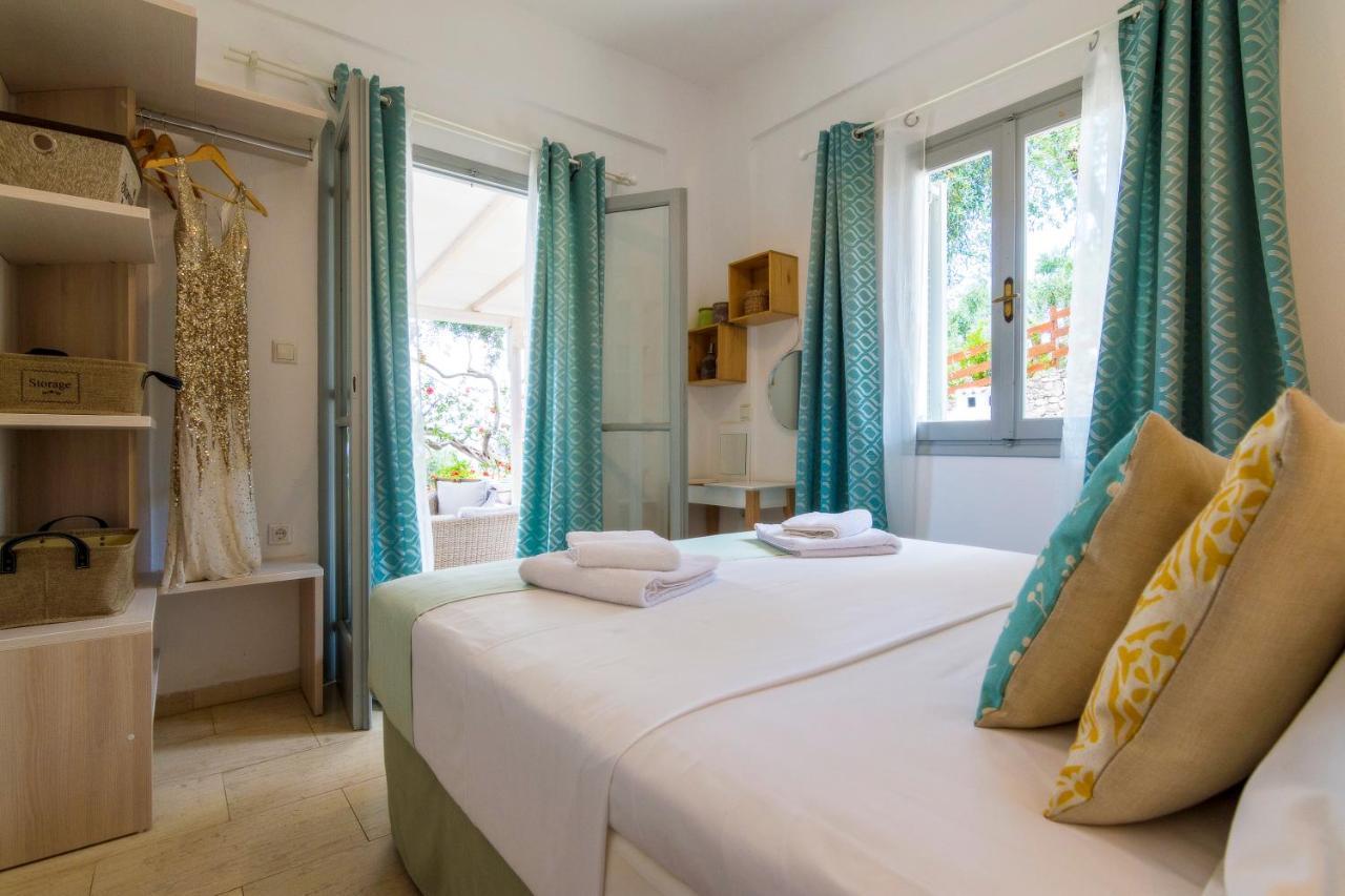 Paxosblue Suites & Villas Gaios Bagian luar foto