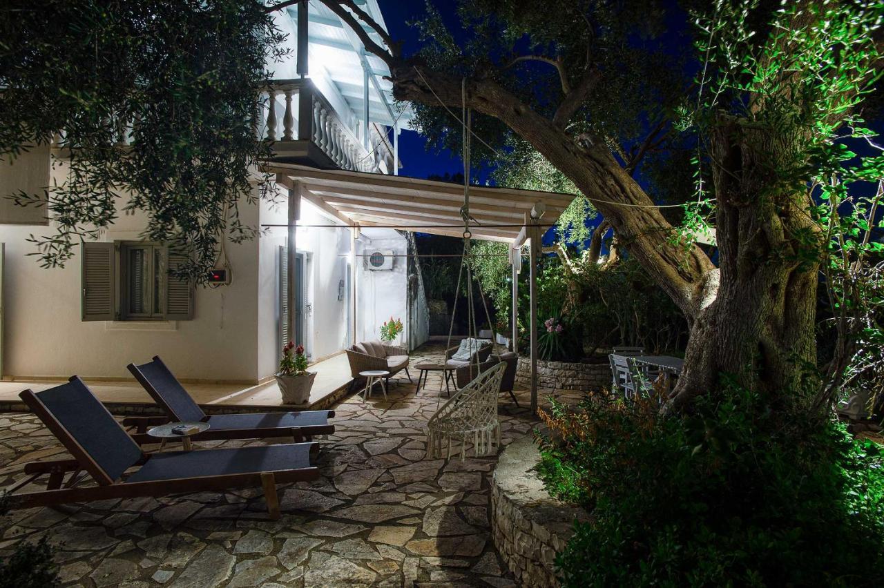 Paxosblue Suites & Villas Gaios Bagian luar foto