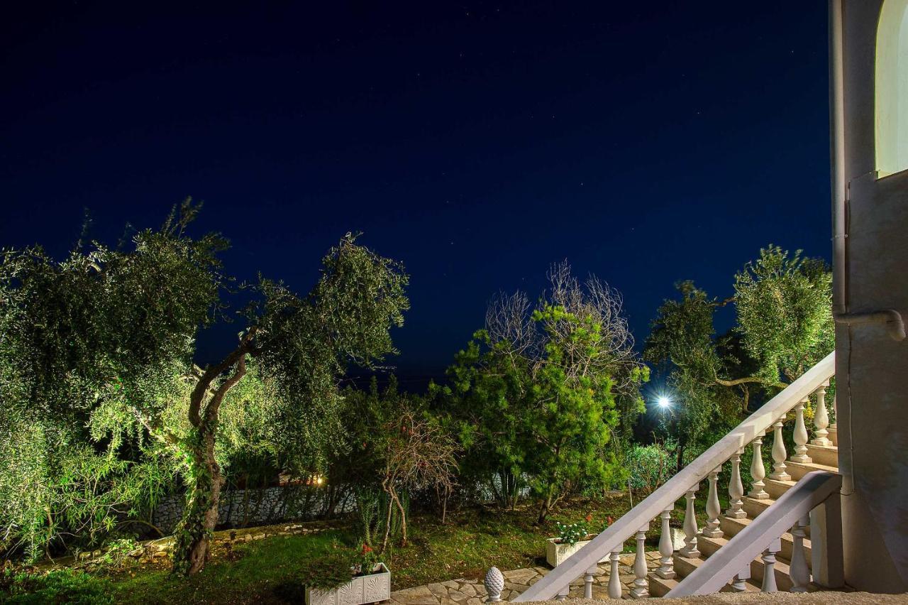 Paxosblue Suites & Villas Gaios Bagian luar foto