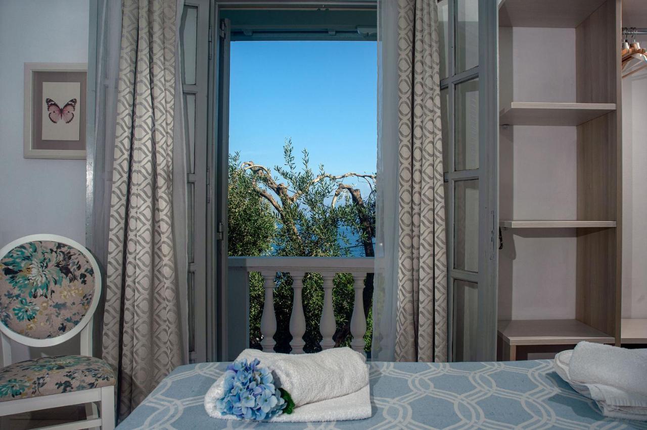 Paxosblue Suites & Villas Gaios Bagian luar foto